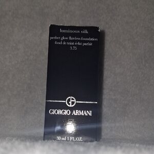 New Giorgio Armani Luminous Silk Foundation Shade 3.75, Full Sized 30 ml